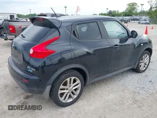 2012 Nissan Juke SL z VIN JN8AF5MVXCT128078, wystawiony jako IAAI lot #42354638 z przebiegiem 105 851 mil mil oraz . Historia ofert i sprzedaży dostępna na DreamBid. Obrazek 4.