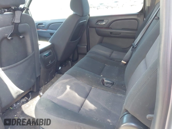 2014 Chevrolet Suburban LS with VIN 1GNSCHE08ER217393, listed as a IAAI auction lot 41563635 with 212,852 mi miles. Bid and sale history available at carsss.com. Image 8.