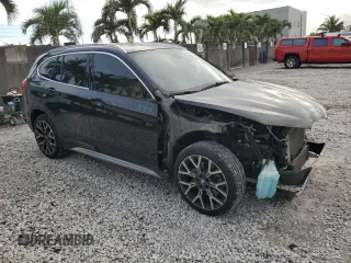 2020 BMW X1 xDrive28i z VIN WBXJG9C00L5P53912, wystawiony jako Copart lot #47926425 z przebiegiem 73 020 mil mil oraz Nie do naprawy • Non repairable. Historia ofert i sprzedaży dostępna na DreamBid. Obrazek 4.