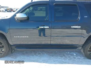 2008 Chevrolet Suburban Commercial with VIN 1GNFK16368J110091, listed as a IAAI auction lot 41328554 with 257,432 mi miles. Bid and sale history available at carsss.com. Image 14.