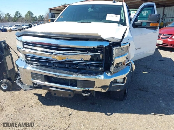 2015 Chevrolet Silverado 2500HD LT with VIN 1GC1KVE84FF601038, listed as a IAAI auction lot 41595706 with 257,636 mi miles. Bid and sale history available at carsss.com. Image 6.