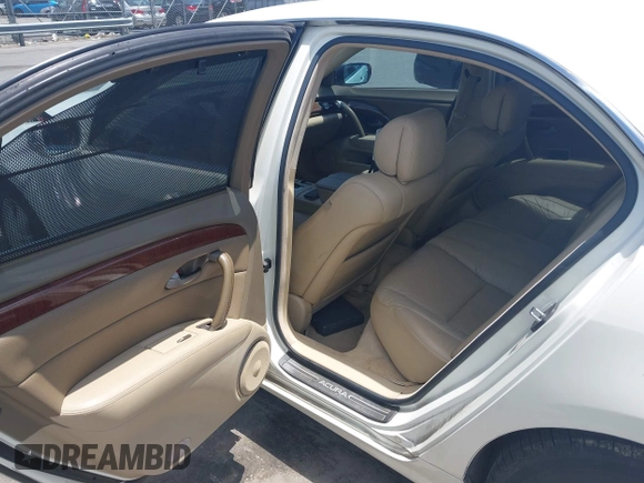 2006 Acura RL with VIN JH4KB16566C003955, listed as a IAAI auction lot 42526580 with 191,823 mi miles and . Bid and sale history available at DreamBid. Image 8.