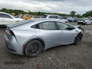 2023 Toyota Prius LE z VIN JTDACAAU1P3000455, wystawiony jako Copart lot #58039065 z przebiegiem 30 001 mil mil oraz Nie do naprawy • Non repairable. Historia ofert i sprzedaży dostępna na DreamBid. Obrazek 3.