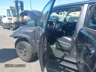 2023 Toyota 4Runner TRD Pro z VIN JTELU5JR3P6167676, wystawiony jako IAAI lot #41861287 z przebiegiem 25 795 mil mil oraz . Historia ofert i sprzedaży dostępna na DreamBid. Obrazek 5.
