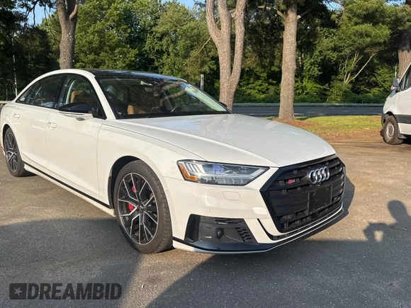 2020 Audi S8 z VIN WAU8SAF82LN011960, wystawiony jako Copart lot #59629095 z przebiegiem 58 167 mil mil oraz Czysty tytuł • Clean title. Historia ofert i sprzedaży dostępna na DreamBid. Obrazek 1.