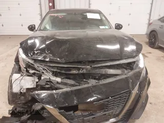 2019 Nissan Altima SR with VIN 1N4BL4CV4KC124052, listed as a IAAI auction lot 41684752 with 102,450 mi miles and . Bid and sale history available at carsss.com. Image 6.