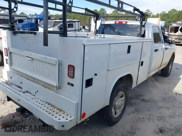 2024 Ram 2500 Tradesman with VIN 3C6UR5HJXRG151946, listed as a IAAI auction lot 40958376 with 29,948 mi miles. Bid and sale history available at carsss.com. Image 4.