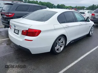 2014 BMW 5 Series 535d z VIN WBAXA5C53ED690727, wystawiony jako IAAI lot #42344800 z przebiegiem 128 153 mil mil oraz . Historia ofert i sprzedaży dostępna na DreamBid. Obrazek 4.