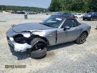 2017 FIAT 124 Spider Lusso z VIN JC1NFAEK8H0128628, wystawiony jako Copart lot #59347575 z przebiegiem 46 550 mil mil oraz Szkoda całkowita • Salvage title. Historia ofert i sprzedaży dostępna na DreamBid. Obrazek 1.