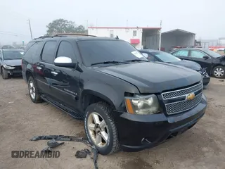 2007 Chevrolet Suburban LT with VIN 1GNFK16377R366689, listed as a IAAI auction lot 41449763 with 226,797 mi miles and . Bid and sale history available at DreamBid. Image 1.