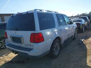 2003 Lincoln Navigator Luxury with VIN 5LMFU28R33LJ03048, listed as a IAAI auction lot 41498656 with 221,770 mi miles. Bid and sale history available at carsss.com. Image 4.