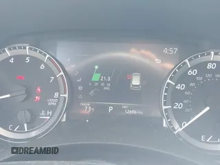 2024 Toyota Highlander LE z VIN 5TDKDRBH6RS552634, wystawiony jako IAAI lot #42086919 z przebiegiem 12 606 mil mil oraz . Historia ofert i sprzedaży dostępna na DreamBid. Obrazek 7.