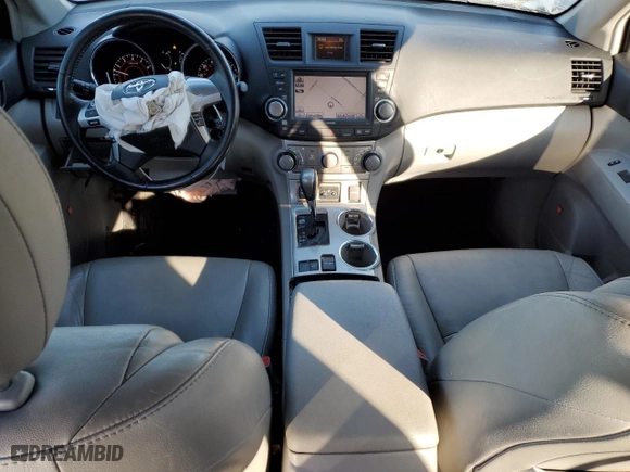 2011 Toyota Highlander with VIN 5TDZK3EH9BS048727, listed as a Copart auction lot 42782845 with 117,966 mi miles and Salvage Title. Bid and sale history available at carsss.com. Image 8.