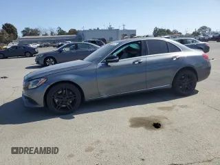 2018 Mercedes-Benz C 300 z VIN 55SWF4JB4JU254151, wystawiony jako Copart lot #55537235 z przebiegiem 85 363 mil mil oraz Szkoda całkowita • Salvage title. Historia ofert i sprzedaży dostępna na DreamBid. Obrazek 1.