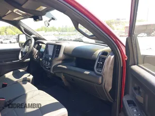 2024 Ram 2500 Tradesman with VIN 3C6UR5CL7RG363146, listed as a IAAI auction lot 42139238 with 8,394 mi miles and . Bid and sale history available at DreamBid. Image 5.