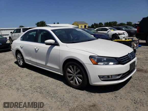 2013 Volkswagen Passat SEL Premium z VIN 1VWCH7A38DC039377, wystawiony jako Copart lot #54396435 z przebiegiem 111 925 mil mil oraz Szkoda całkowita • Salvage title. Historia ofert i sprzedaży dostępna na DreamBid. Obrazek 4.
