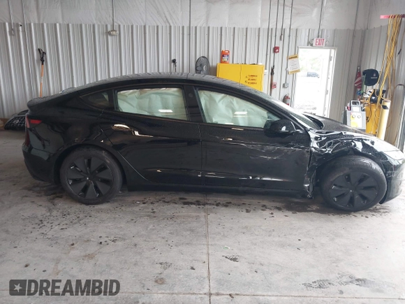 2025 Tesla Model 3 Long Range с VIN 5YJ3E1EB9SF915531, выставлен на аукционе IAAI как лот 42191805 с пробегом 3 333 миль миль и . История ставок и продаж доступна на DreamBid. Изображение 13.