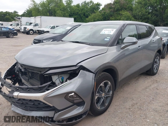 2025 Chevrolet Blazer LT z VIN 3GNKBCR41SS128955, wystawiony jako IAAI lot #42532778 z przebiegiem 9 743 mil mil oraz . Historia ofert i sprzedaży dostępna na DreamBid. Obrazek 17.