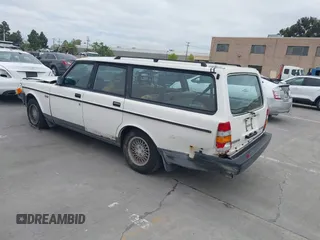 1991 Volvo 240 с VIN YV1AA885XM1897225, выставлен на аукционе IAAI как лот 42018402 с пробегом 158 448 миль миль и . История ставок и продаж доступна на DreamBid. Изображение 3.
