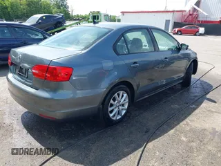 2012 Volkswagen Jetta SE with VIN 3VWBP7AJ3CM074662, listed as a IAAI auction lot 42282561 with 187,342 mi miles and . Bid and sale history available at DreamBid. Image 4.