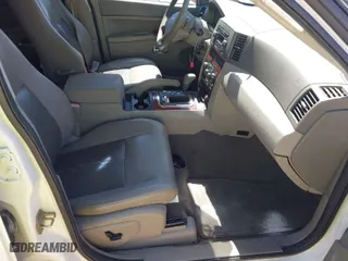 2006 Jeep Grand Cherokee Limited with VIN 1J8HR58216C220694, listed as a IAAI auction lot 41806115 with NaN miles. Bid and sale history available at carsss.com. Image 5.