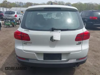 2017 Volkswagen Tiguan S z VIN WVGBV7AX8HK054298, wystawiony jako IAAI lot #42059711 z przebiegiem 89 686 mil mil oraz . Historia ofert i sprzedaży dostępna na DreamBid. Obrazek 15.