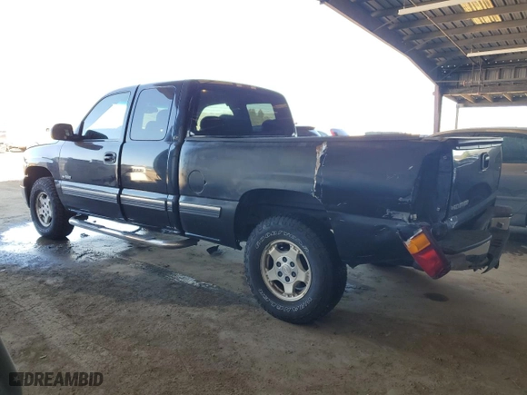 2001 Chevrolet Silverado 1500 LT with VIN 1GCEK19T41Z151844, listed as a Copart auction lot 45010735 with 328,563 mi miles and Salvage Title. Bid and sale history available at carsss.com. Image 2.