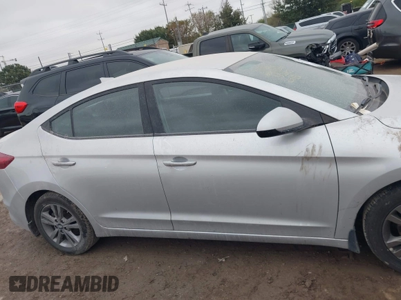 2018 Hyundai Elantra SEL z VIN 5NPD84LFXJH333683, wystawiony jako IAAI lot #41033409 z przebiegiem 67 874 mil mil oraz . Historia ofert i sprzedaży dostępna na DreamBid. Obrazek 12.