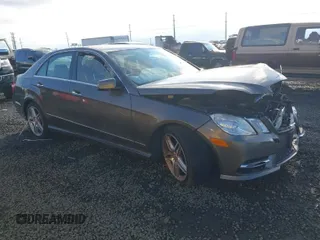 2013 Mercedes-Benz E-Class E 350 Luxury with VIN WDDHF8JB5DA761838, listed as a IAAI auction lot 41378582 with 1 mi miles. Bid and sale history available at carsss.com. Image 1.