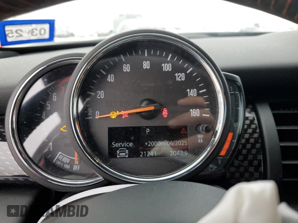2018 MINI Hardtop 4 Door Cooper S z VIN WMWXU3C52J2F51144, wystawiony jako Copart lot #42561505 z przebiegiem 21 241 mil mil oraz Szkoda całkowita • Salvage title. Historia ofert i sprzedaży dostępna na DreamBid. Obrazek 9.