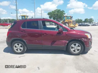 2016 Chevrolet Trax LT z VIN 3GNCJLSB0GL255844, wystawiony jako IAAI lot #42264474 z przebiegiem 71 196 mil mil oraz . Historia ofert i sprzedaży dostępna na DreamBid. Obrazek 13.