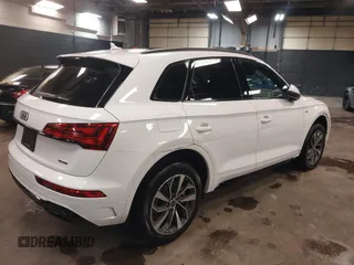 2024 Audi Q5 S line Premium z VIN WA1GAAFY8R2116024, wystawiony jako IAAI lot #41628404 z przebiegiem 4966 mil mil oraz . Historia ofert i sprzedaży dostępna na DreamBid. Obrazek 4.