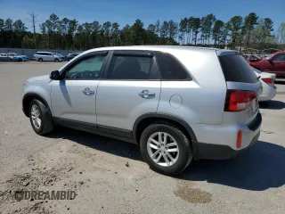 2014 Kia Sorento LX z VIN 5XYKT3A65EG443704, wystawiony jako Copart lot #50705745 z przebiegiem 132 339 mil mil oraz Szkoda całkowita • Salvage title. Historia ofert i sprzedaży dostępna na DreamBid. Obrazek 2.