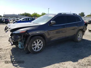 2016 Jeep Cherokee Latitude with VIN 1C4PJMCBXGW140645, listed as a Copart auction lot 61291765 with 156,187 mi miles and Salvage title. Bid and sale history available at DreamBid. Image 1.