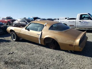1981 Pontiac Firebird z VIN 1G2AV87W4BL126107, wystawiony jako Copart lot #87655375 z przebiegiem 619 341 mil mil oraz Tytuł czysty. Historia ofert i sprzedaży dostępna na DreamBid. Obrazek 2.
