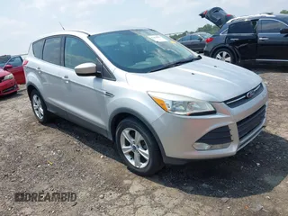 2013 Ford Escape SE z VIN 1FMCU9GX9DUB09981, wystawiony jako IAAI lot #42412927 z przebiegiem 150 499 mil mil oraz . Historia ofert i sprzedaży dostępna na DreamBid. Obrazek 1.