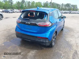 2023 Chevrolet Bolt EV 2LT z VIN 1G1FX6S05P4128607, wystawiony jako IAAI lot #42081752 z przebiegiem 22 551 mil mil oraz . Historia ofert i sprzedaży dostępna na DreamBid. Obrazek 4.