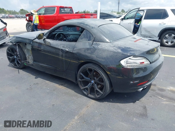2013 BMW Z4 sDrive28i with VIN WBALL5C54DJ103959, listed as a IAAI auction lot 42371850 with 100,953 mi miles and . Bid and sale history available at DreamBid. Image 3.