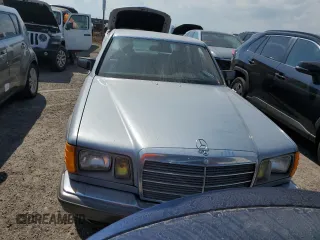 1984 Mercedes-Benz 500 z VIN WDBCA37B9EA072690, wystawiony jako Copart lot #76341244 z przebiegiem Nie podano mil oraz Szkody całkowita. Historia ofert i sprzedaży dostępna na DreamBid. Obrazek 5.