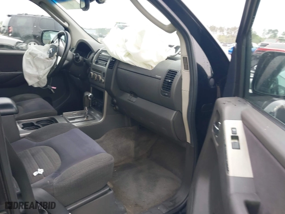 2005 Nissan Pathfinder LE with VIN 5N1AR18W35C742175, listed as a IAAI auction lot 41921815 with 203,973 mi miles. Bid and sale history available at carsss.com. Image 5.