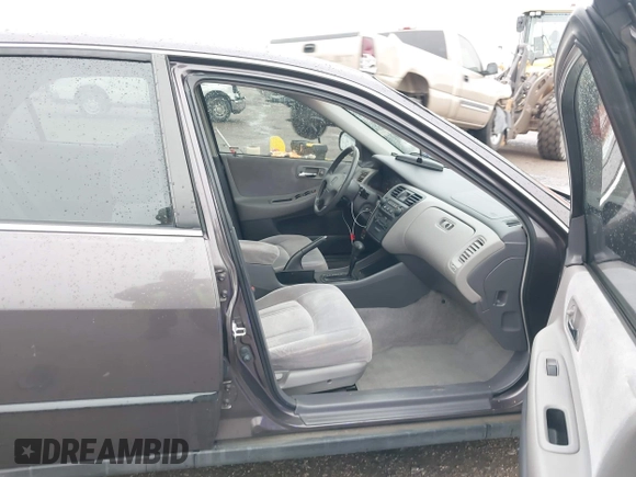 1999 Honda Accord LX with VIN 1HGCG5647XA154131, listed as a IAAI auction lot 41962701 with 126,673 mi miles and . Bid and sale history available at DreamBid. Image 5.