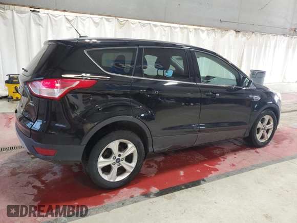 2016 Ford Escape SE with VIN 1FMCU9GX5GUB67512, listed as a Copart auction lot 53002675 with 141,033 mi miles and Salvage Title. Bid and sale history available at carsss.com. Image 3.