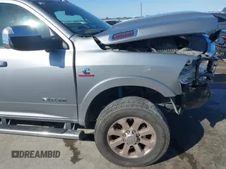2019 Ram 2500 Laramie with VIN 3C6UR5NL5KG701954, listed as a IAAI auction lot 41030753 with 183,756 mi miles. Bid and sale history available at carsss.com. Image 18.