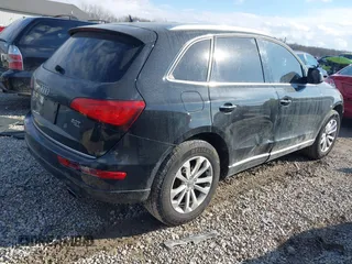 2015 Audi Q5 Premium with VIN WA1CFAFP6FA092394, listed as a IAAI auction lot 41689478 with 97,986 mi miles. Bid and sale history available at carsss.com. Image 4.