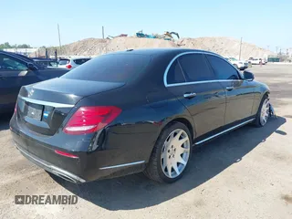 2017 Mercedes-Benz E 300 Luxury с VIN WDDZF4KB5HA181216, выставлен на аукционе IAAI как лот 42576943 с пробегом 105 576 миль миль и . История ставок и продаж доступна на DreamBid. Изображение 4.