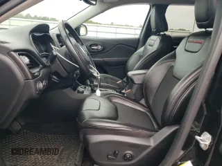 2020 Jeep Cherokee Trailhawk Elite with VIN 1C4PJMBN3LD541200, listed as a Copart auction lot 72710824 with 32,336 mi miles and Salvage title. Bid and sale history available at DreamBid. Image 7.