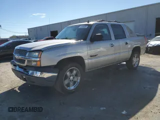 2006 Chevrolet Avalanche LT with VIN 3GNEC12Z96G144043, listed as a Copart auction lot 45689635 with 225,130 mi miles and Salvage Title. Bid and sale history available at carsss.com. Image 1.