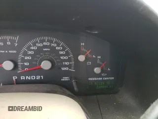 2004 Ford Expedition Eddie Bauer z VIN 1FMRU17W74LA68372, wystawiony jako Copart lot #56393515 z przebiegiem 220 044 mil mil oraz Szkoda całkowita • Salvage title. Historia ofert i sprzedaży dostępna na DreamBid. Obrazek 9.