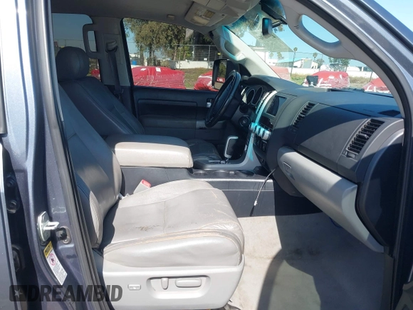 2007 Toyota Tundra Limited z VIN 5TFRV58177X020329, wystawiony jako IAAI lot #42270384 z przebiegiem 265 224 mil mil oraz . Historia ofert i sprzedaży dostępna na DreamBid. Obrazek 5.