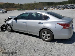 2013 Nissan Altima 2.5 S with VIN 1N4AL3AP2DN513533, listed as a Copart auction lot 51015495 with 250,397 mi miles and Salvage Title. Bid and sale history available at carsss.com. Image 2.